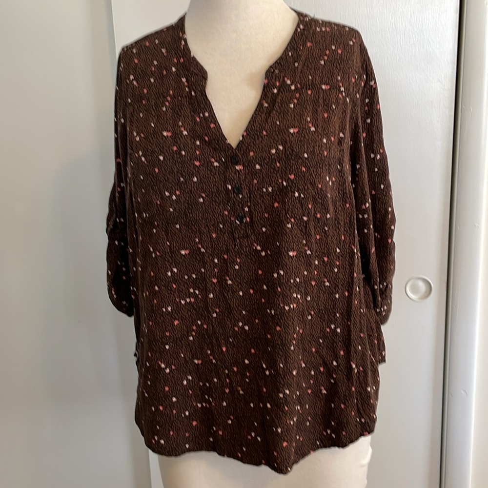 Torrid: Brown/Pink Heart Long-Sleeve Top. Size- 3X. EUC.